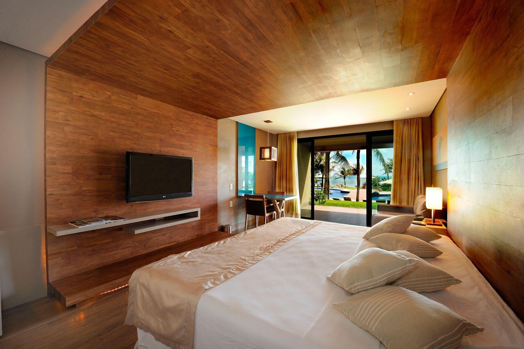 Suite Pool View