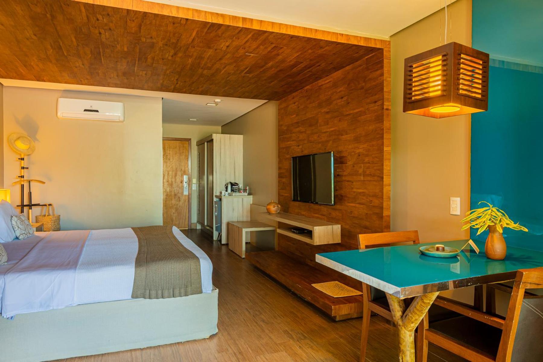 Suite Pool View