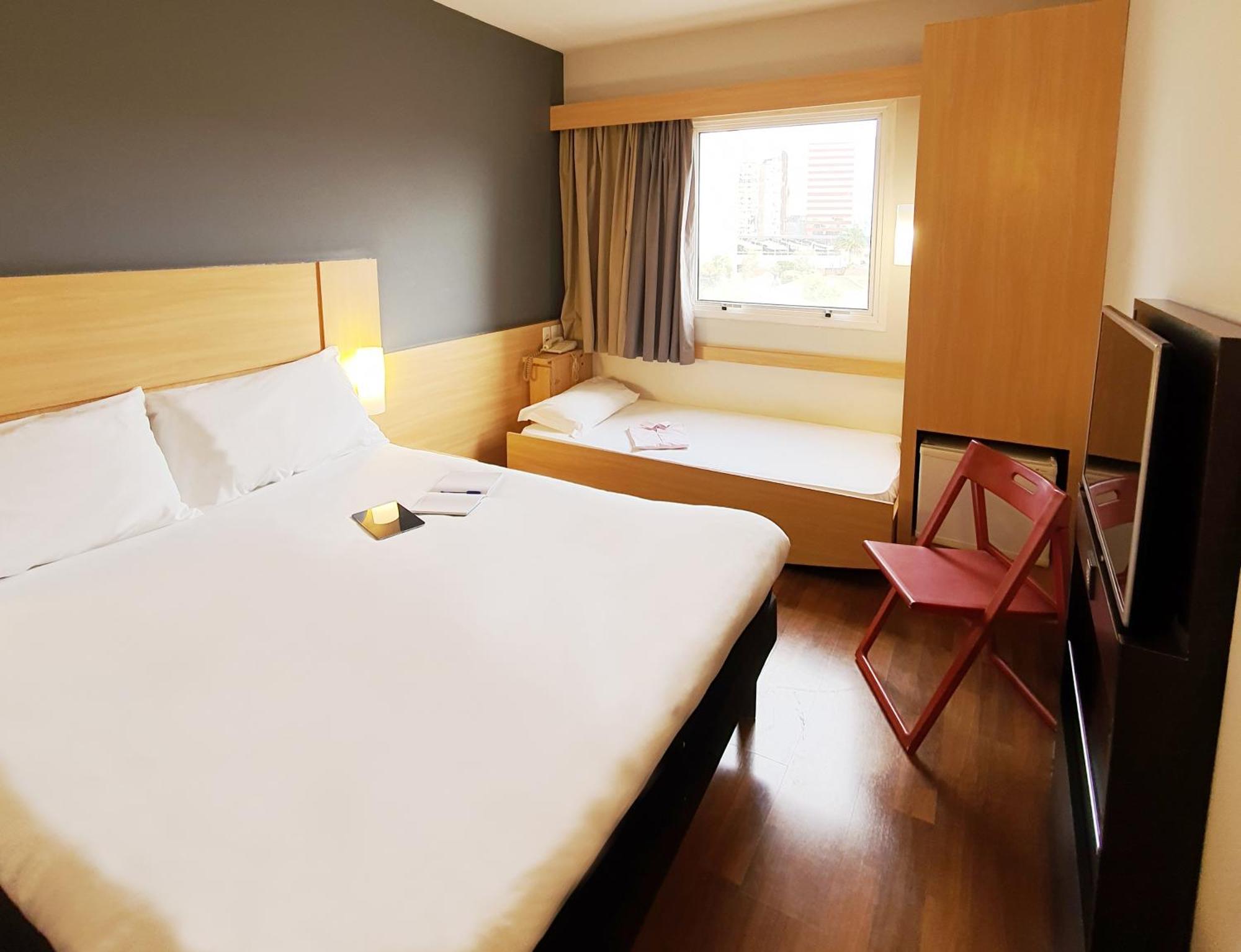 Standard Apartment with Queen Bed and Extra Bed,1225225556:JPEG