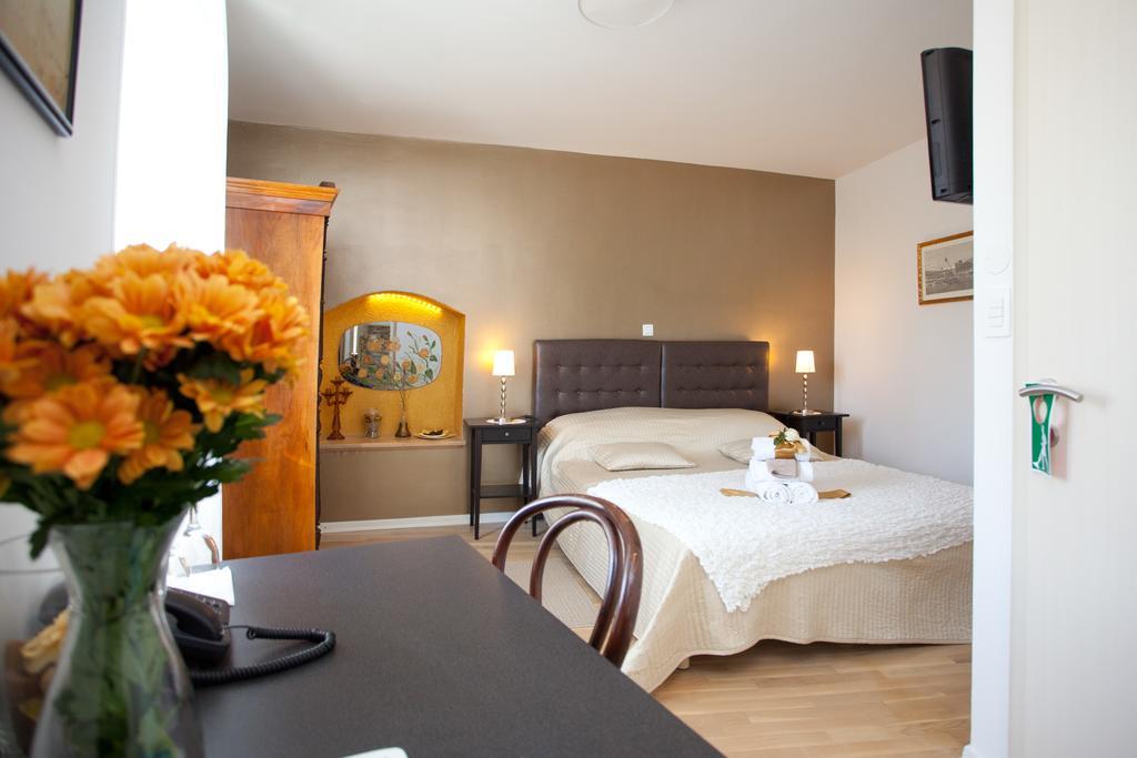 Deluxe Double or Twin Room Garden View