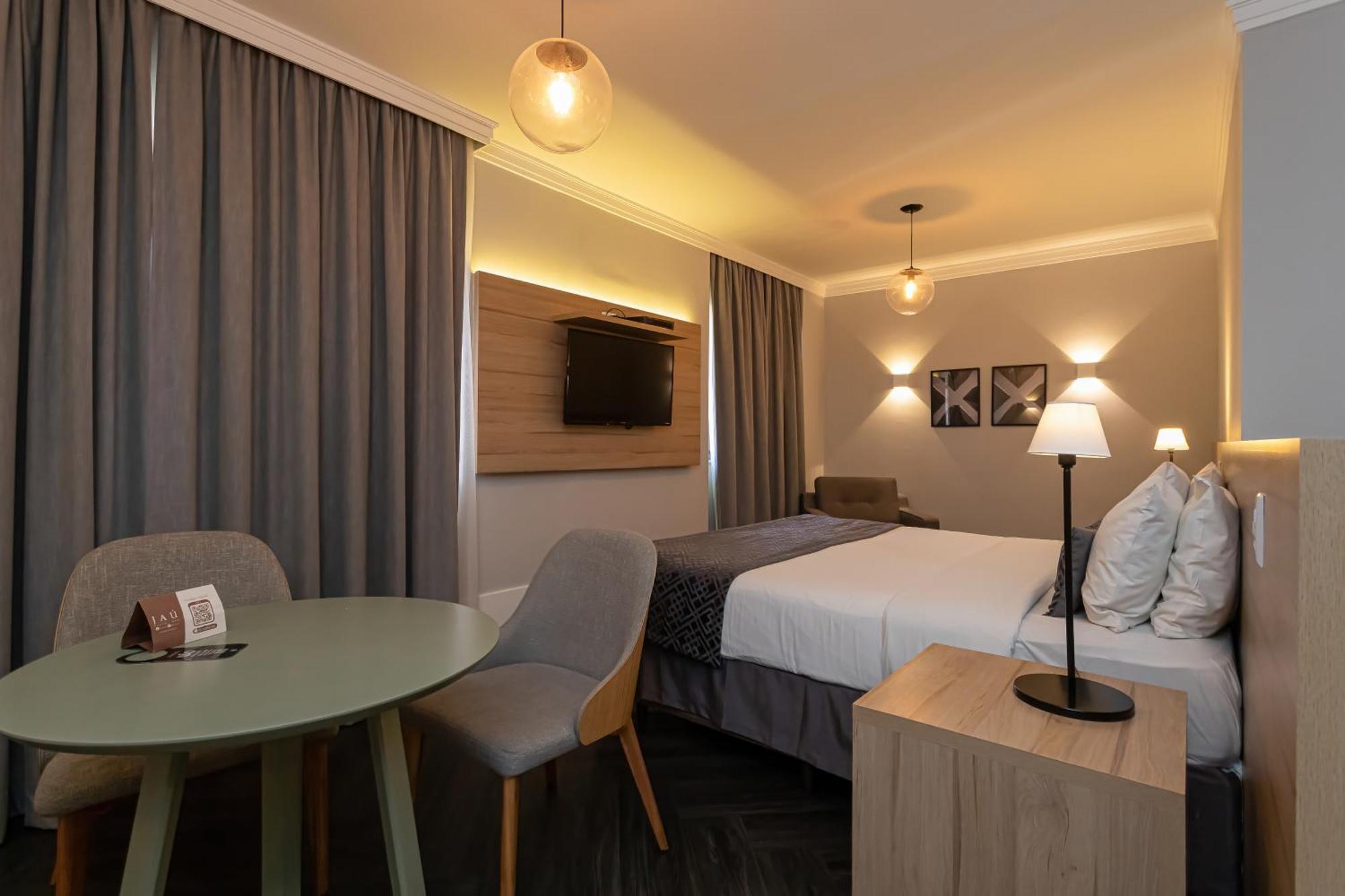 Premium Suite,1221013591:JPEG