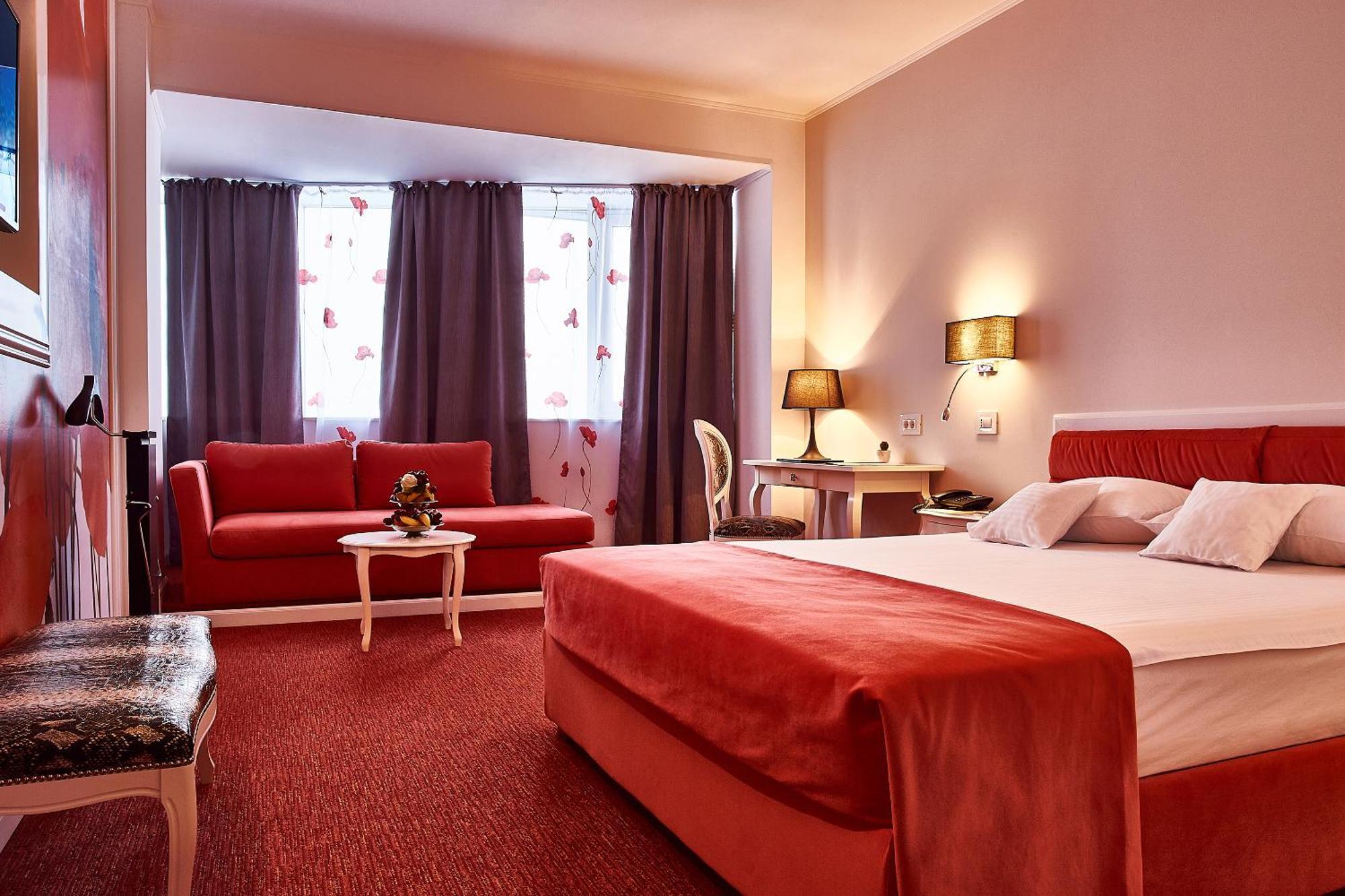 Deluxe Double Room with Sofa,1221396490:JPEG