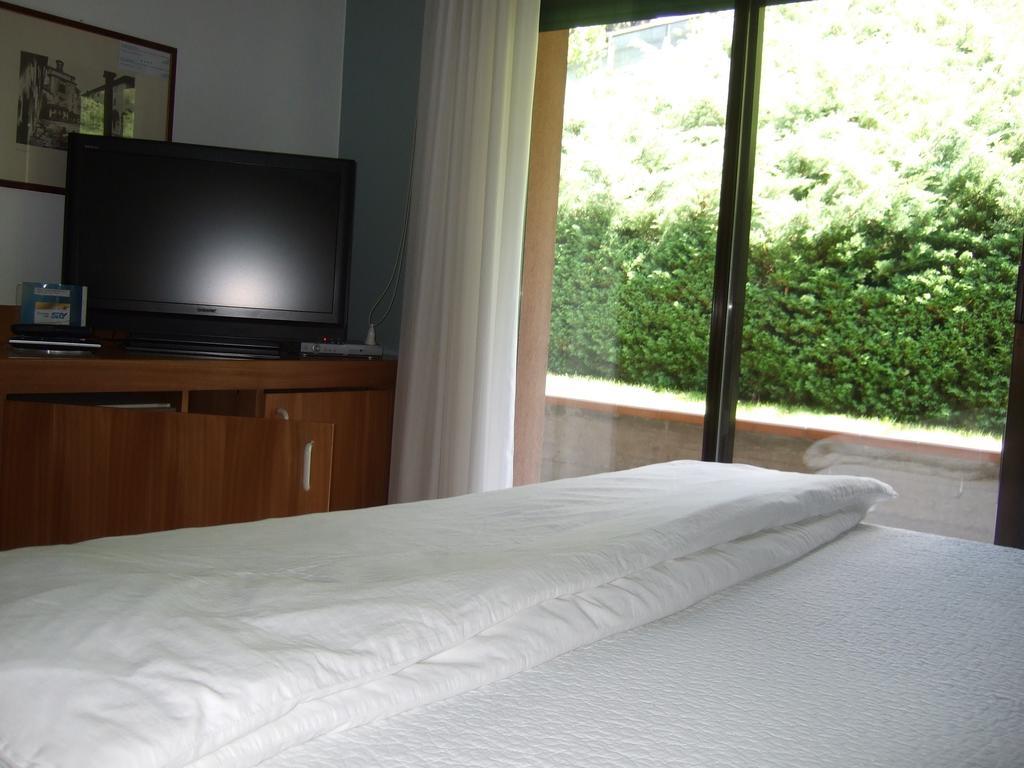 Single Room,704695444:JPEG