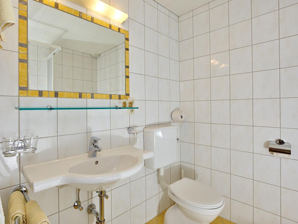 Standard One-Bedroom Apartment Nr2,122273578:JPEG