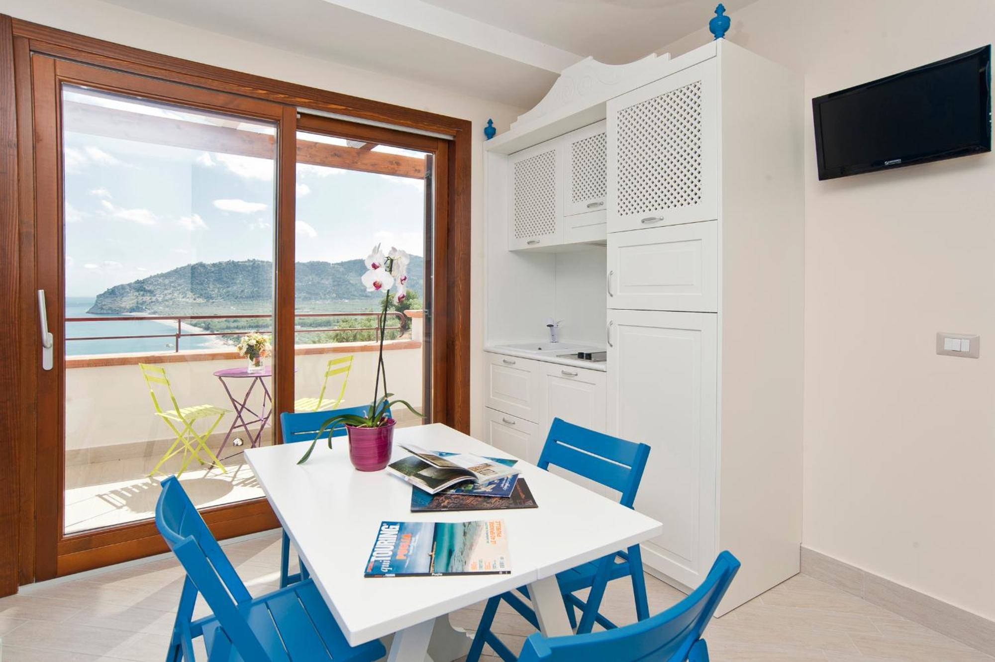 One-Bedroom Apartment Sea View