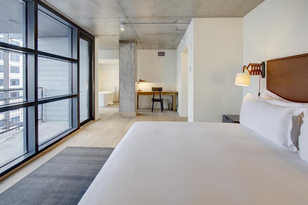 Studio King Room Balcony