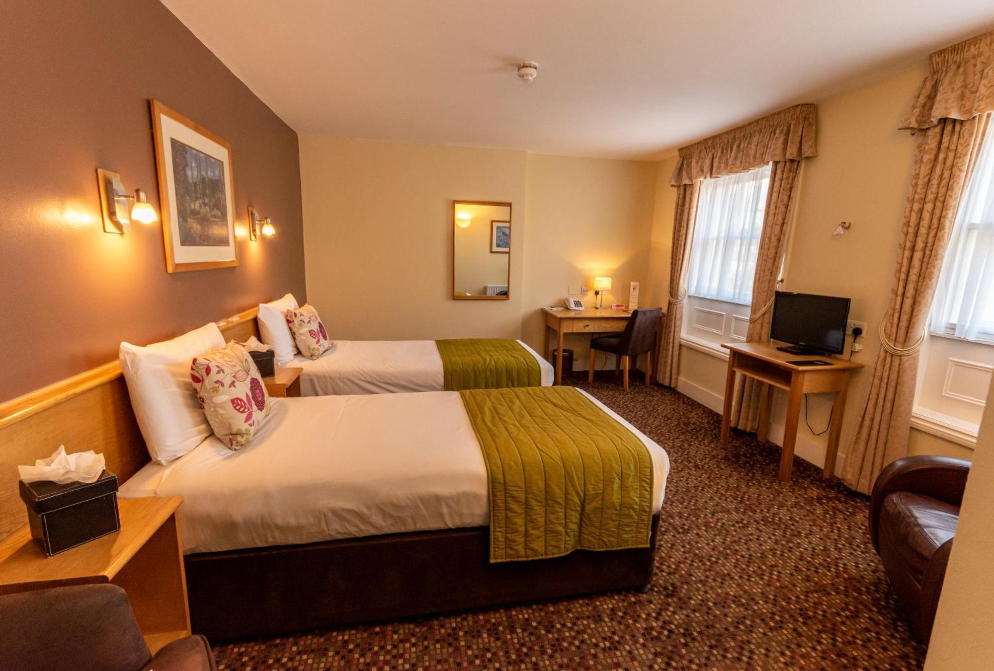 Twin Bedroom
