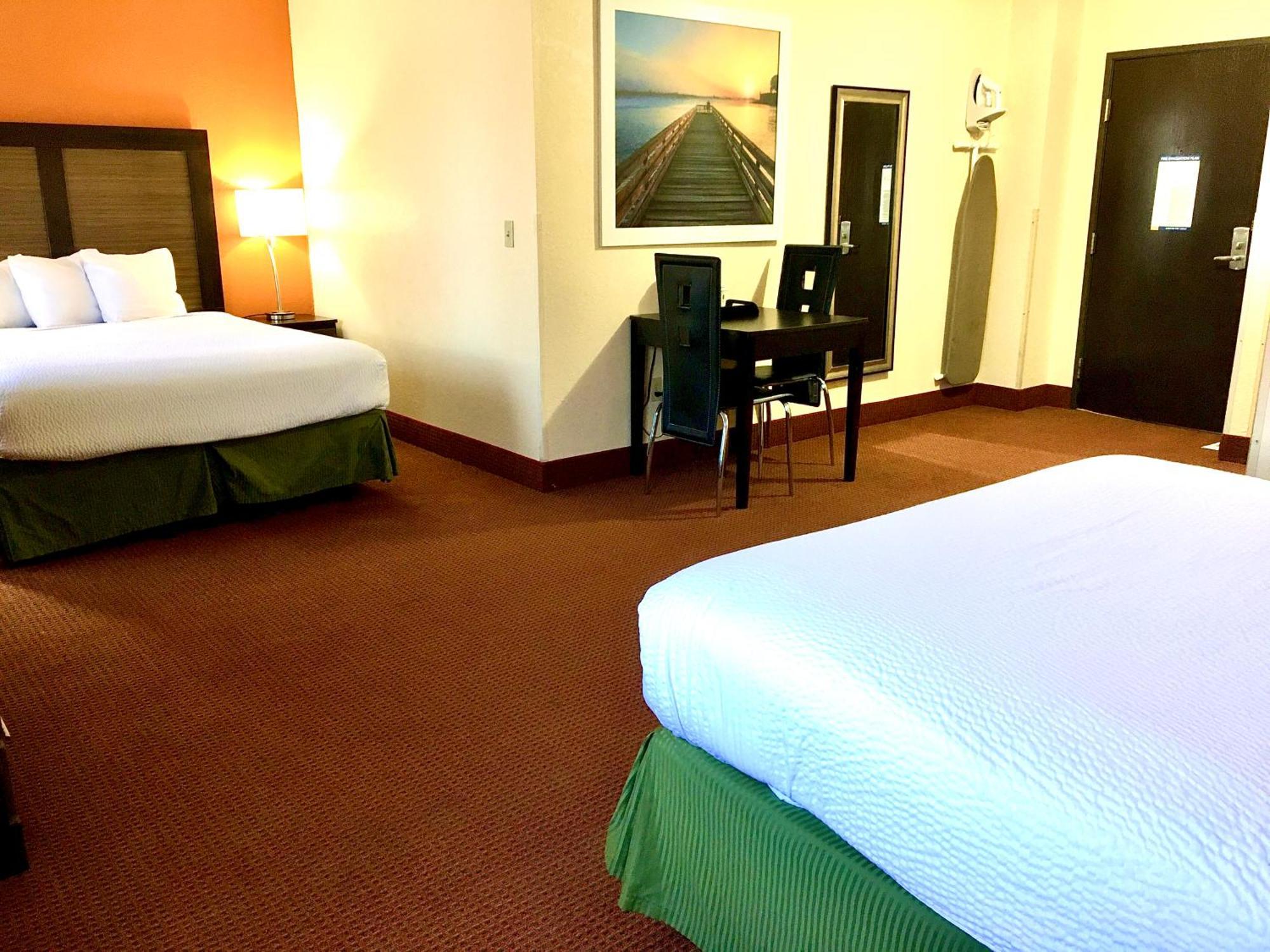 Queen Room with Two Queen Beds - Mobility Access/Non-Smoking