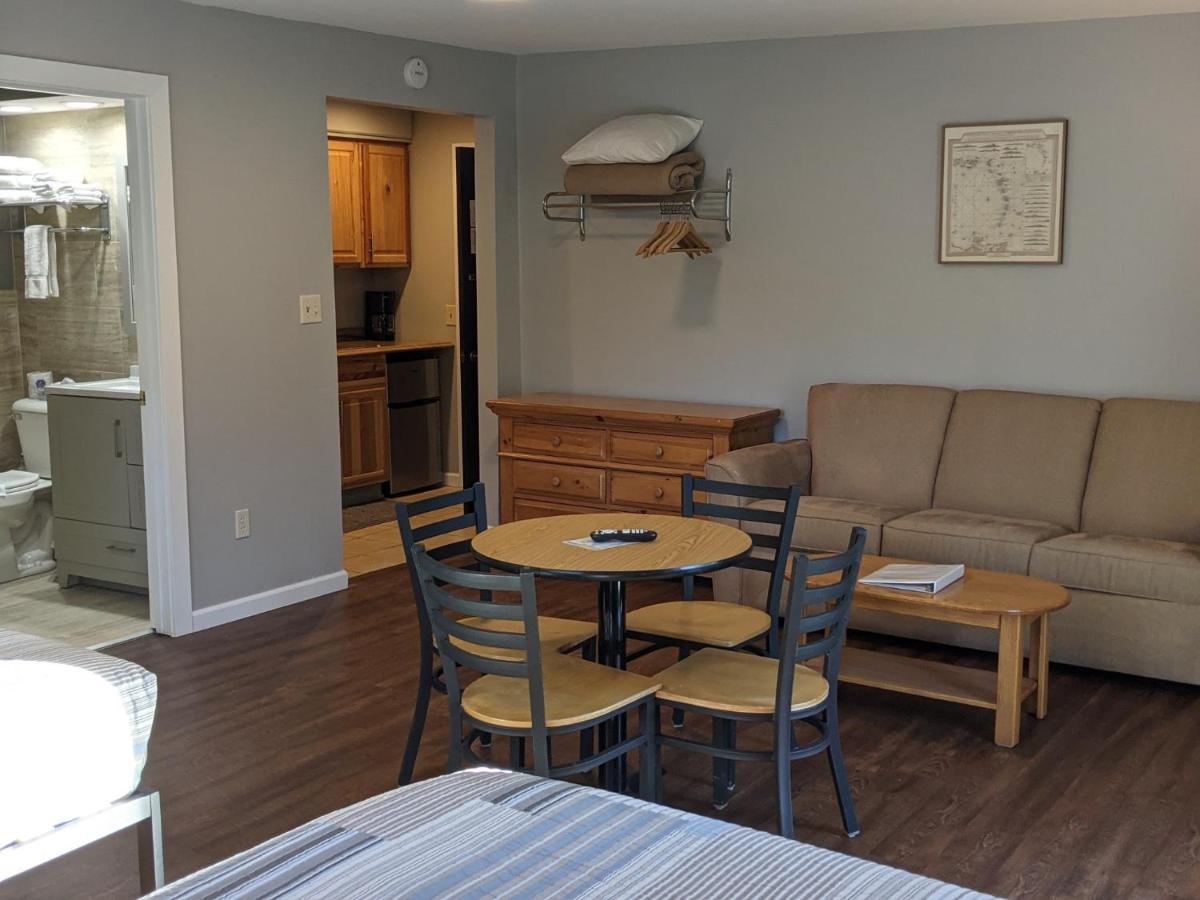 Deluxe Family Room - Non-Smoking