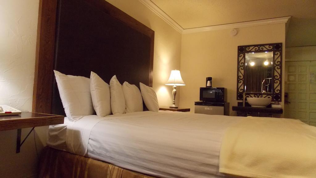 King Junior Suite,122492857:JPEG