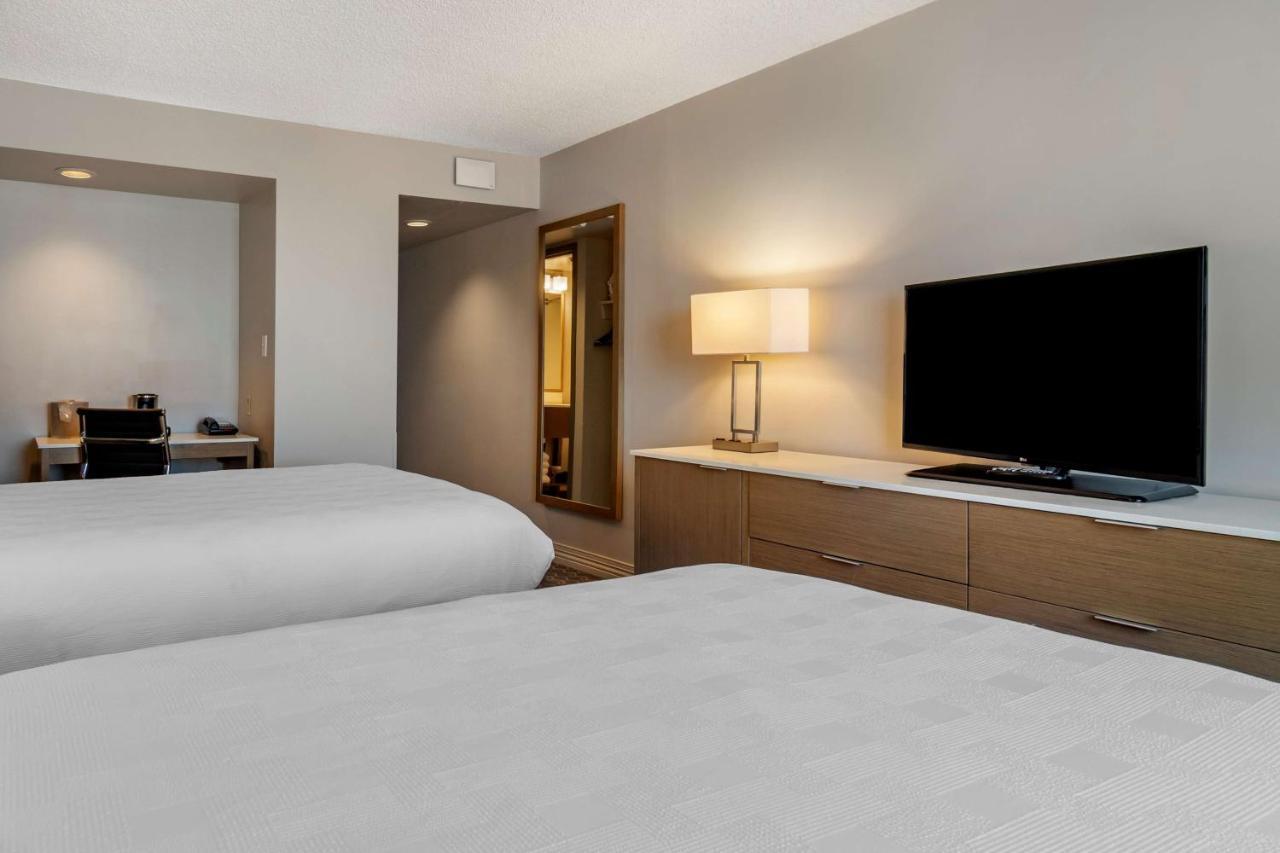 Deluxe Two Double Beds Room