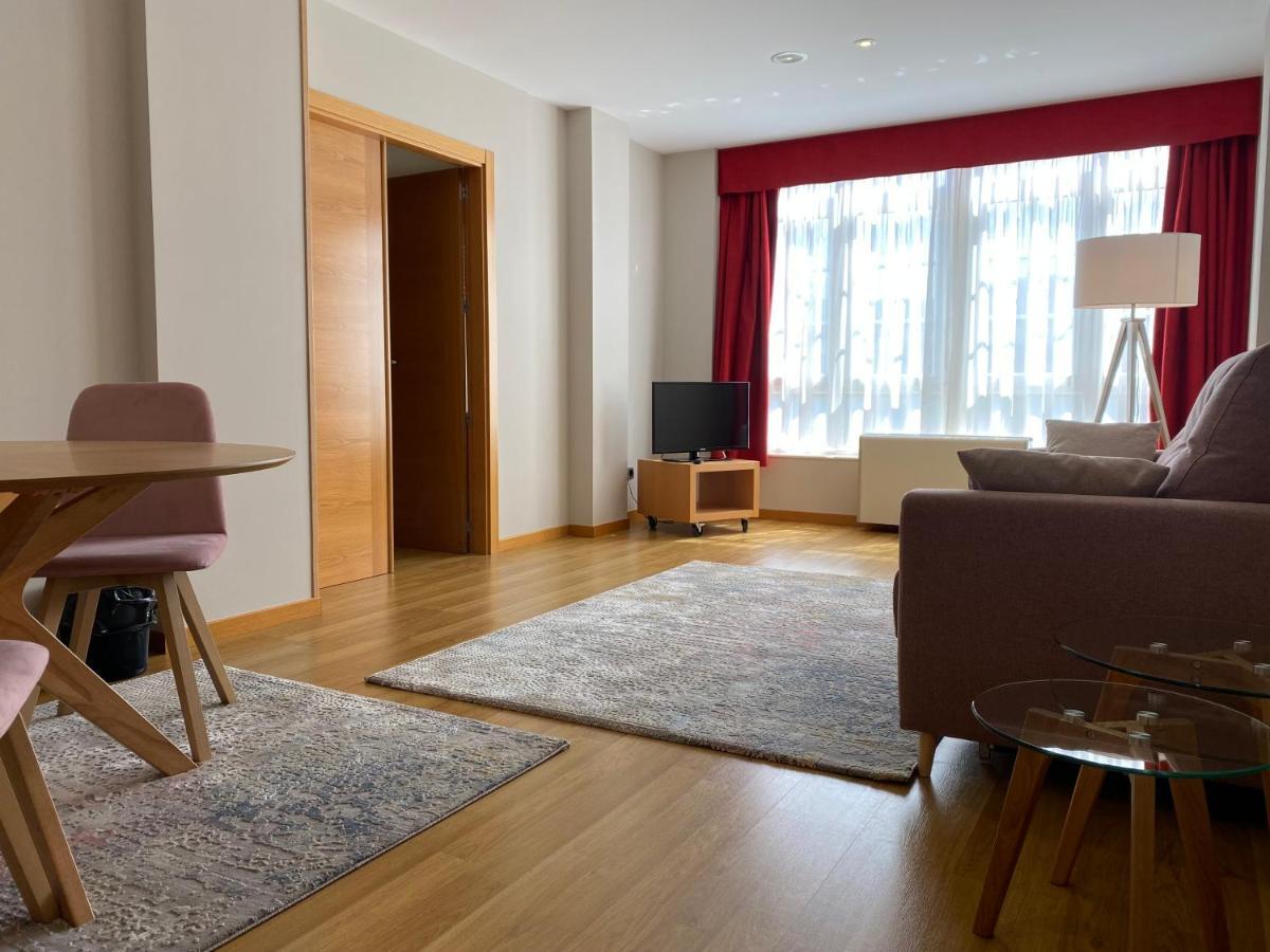 Family Room,1225447835:JPEG