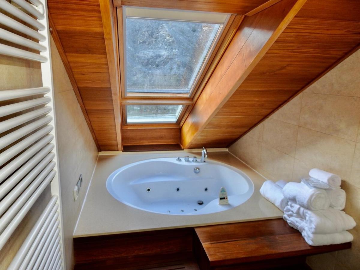 King Suite Spa Bath,1571334851:JPEG