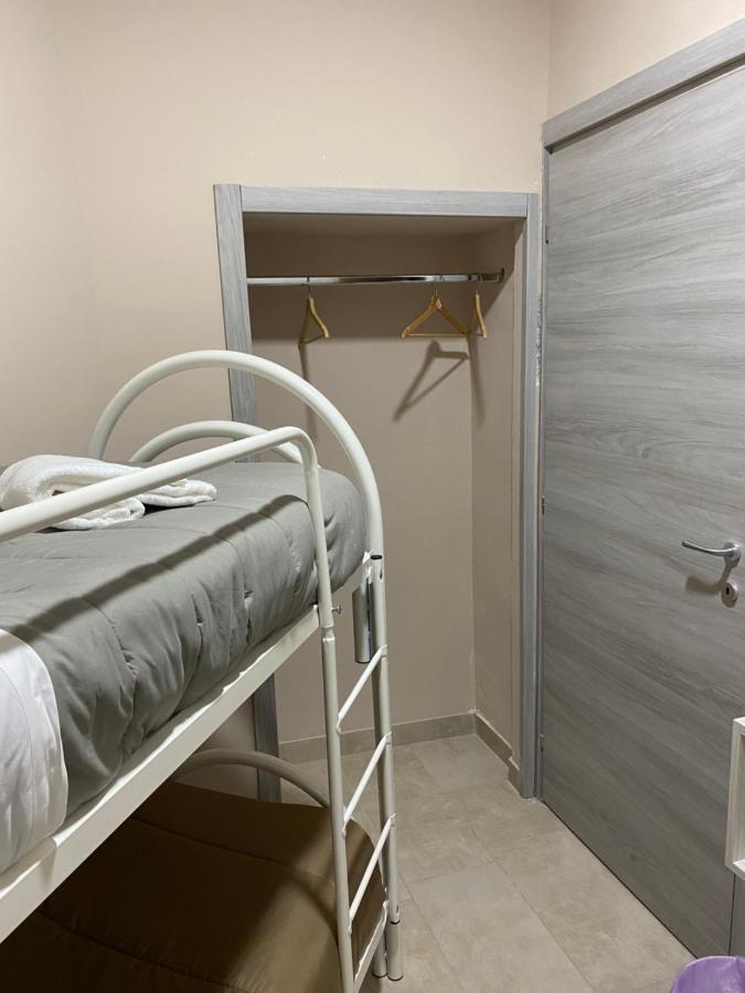 Twin Room,1446763021:JPEG