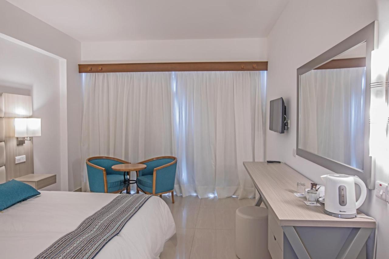 Standard Double or Twin Room Inland View