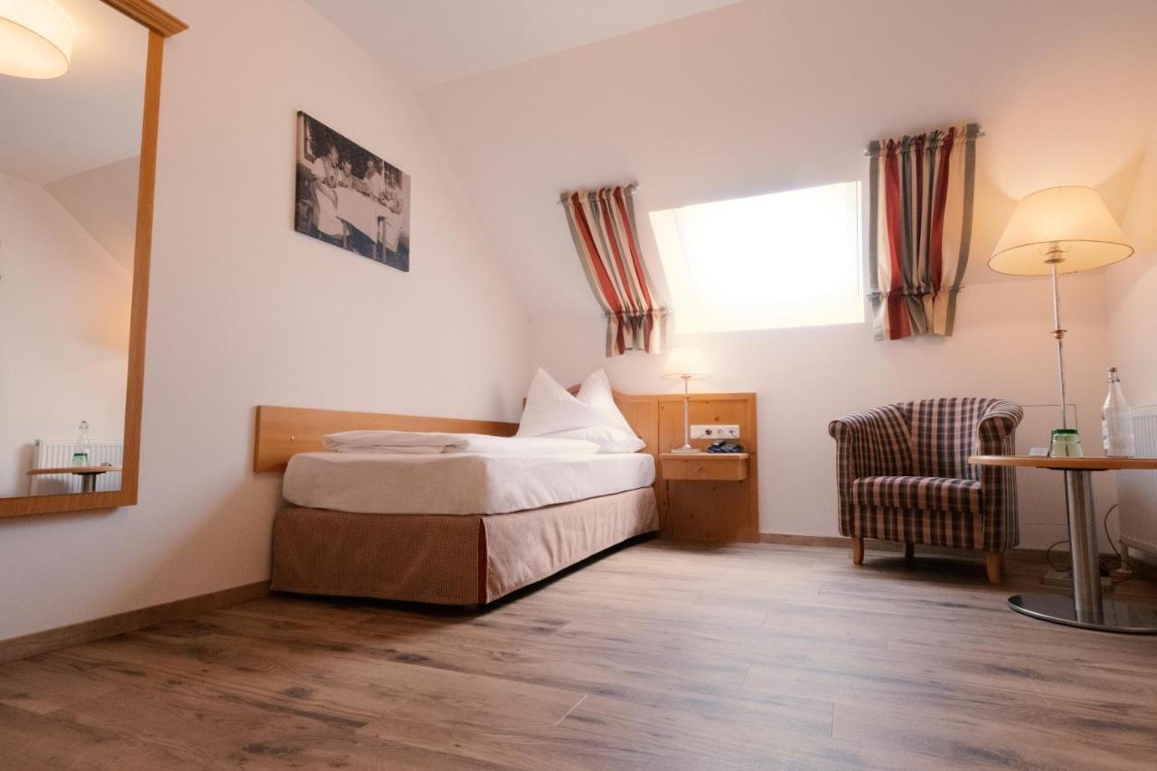 Single Room,1087572775:JPEG