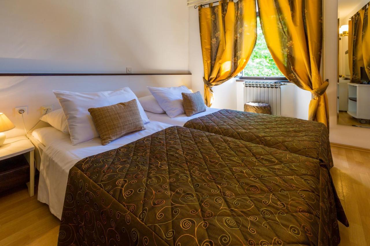 Standard Double or Twin Room,680506911:JPEG