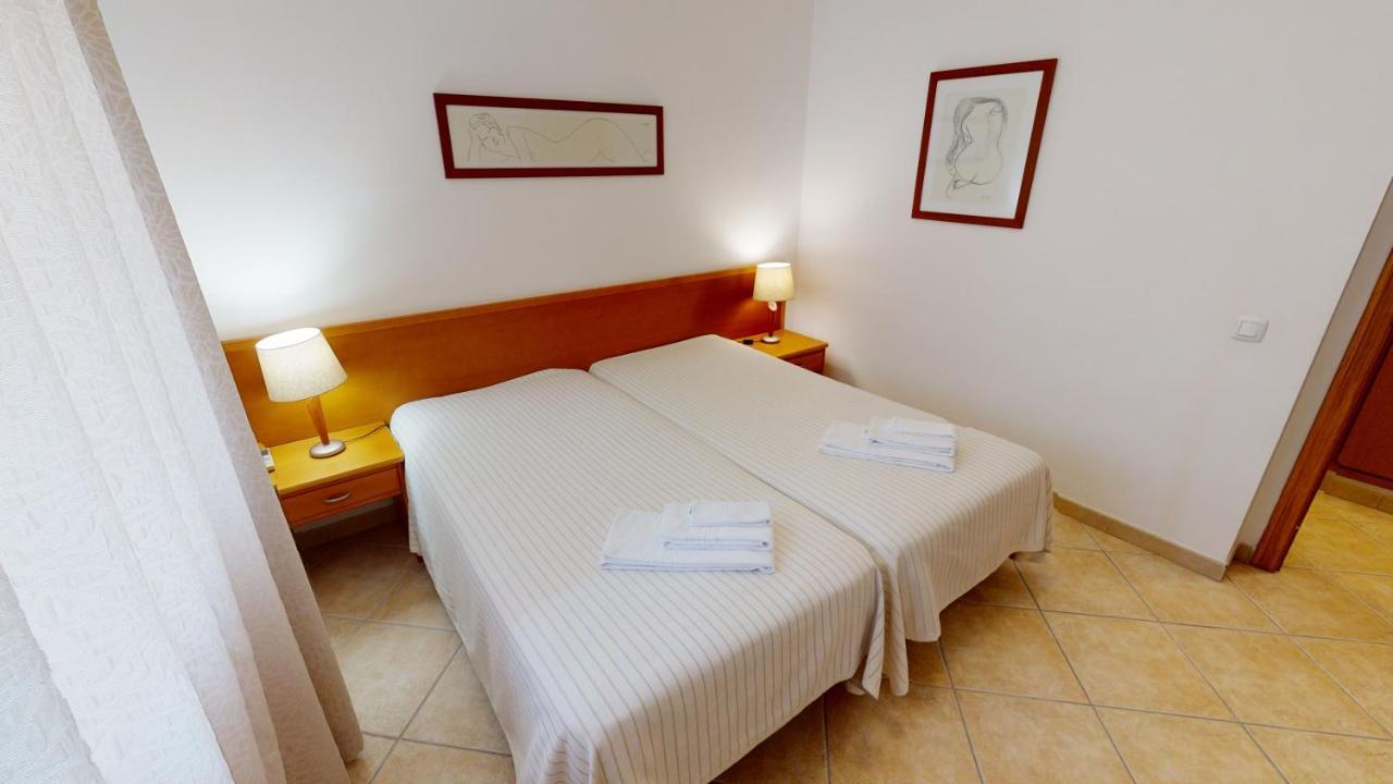 One-Bedroom Apartment,1226303657:JPEG