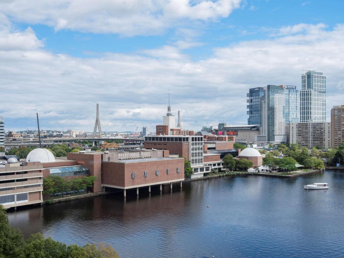 King - River View - Mobility/Hearing Accessible - Roll-In Shower - East Tower