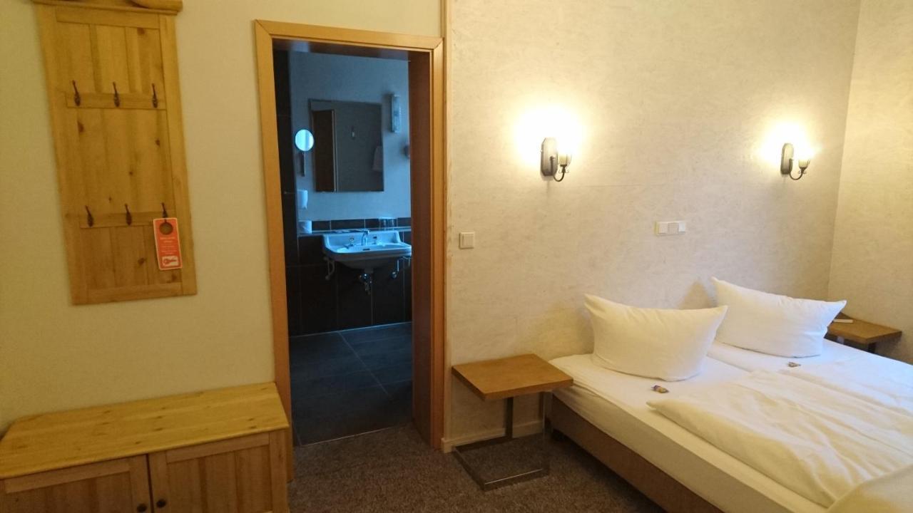Economy Twin Room