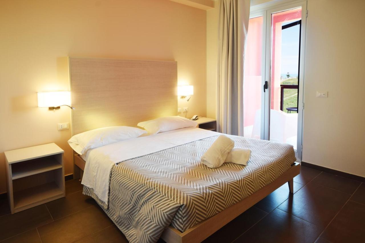 Double or Twin Room,1231850240:JPEG