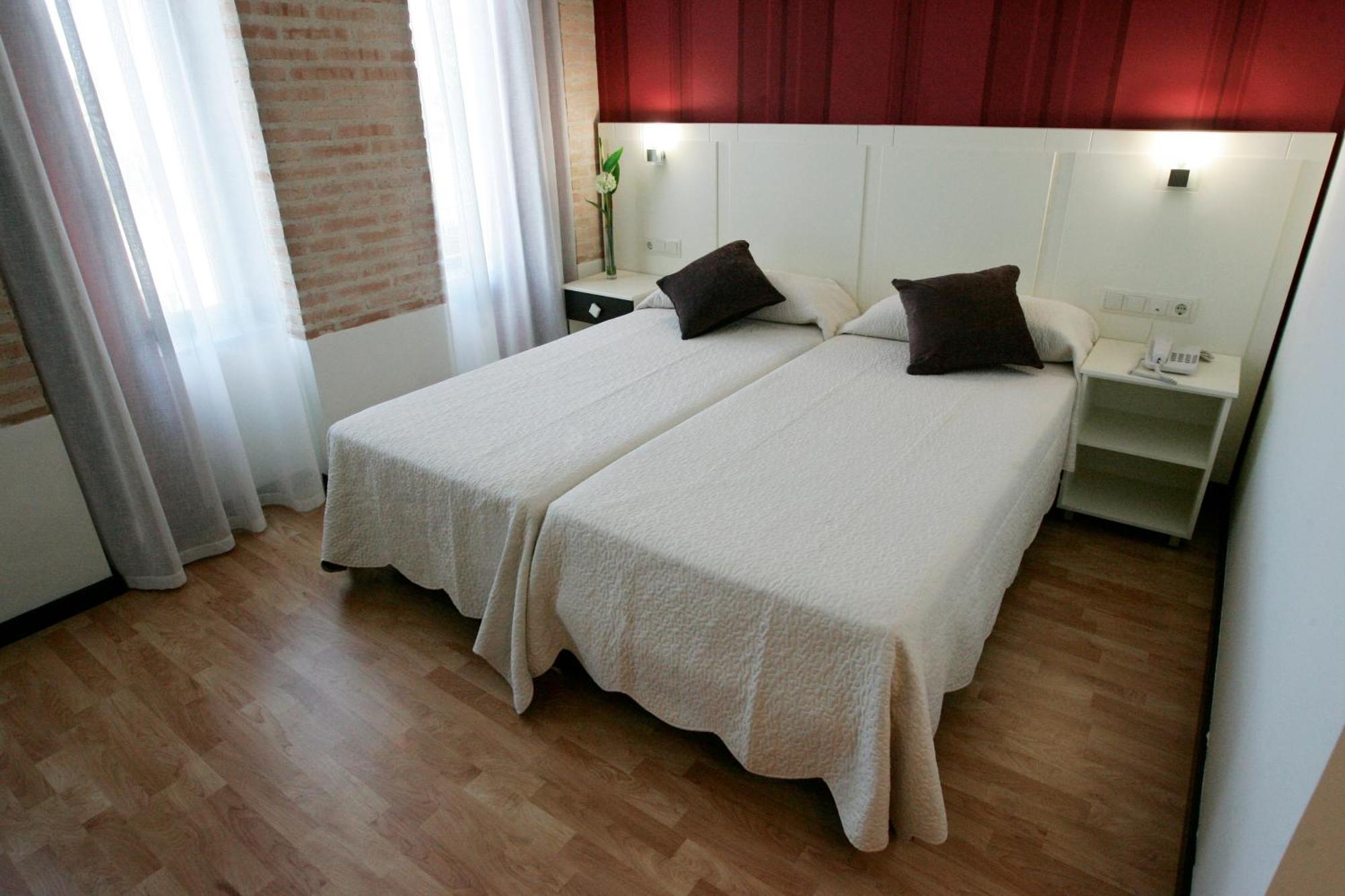 Double Room Extra Bed,64481896:JPEG