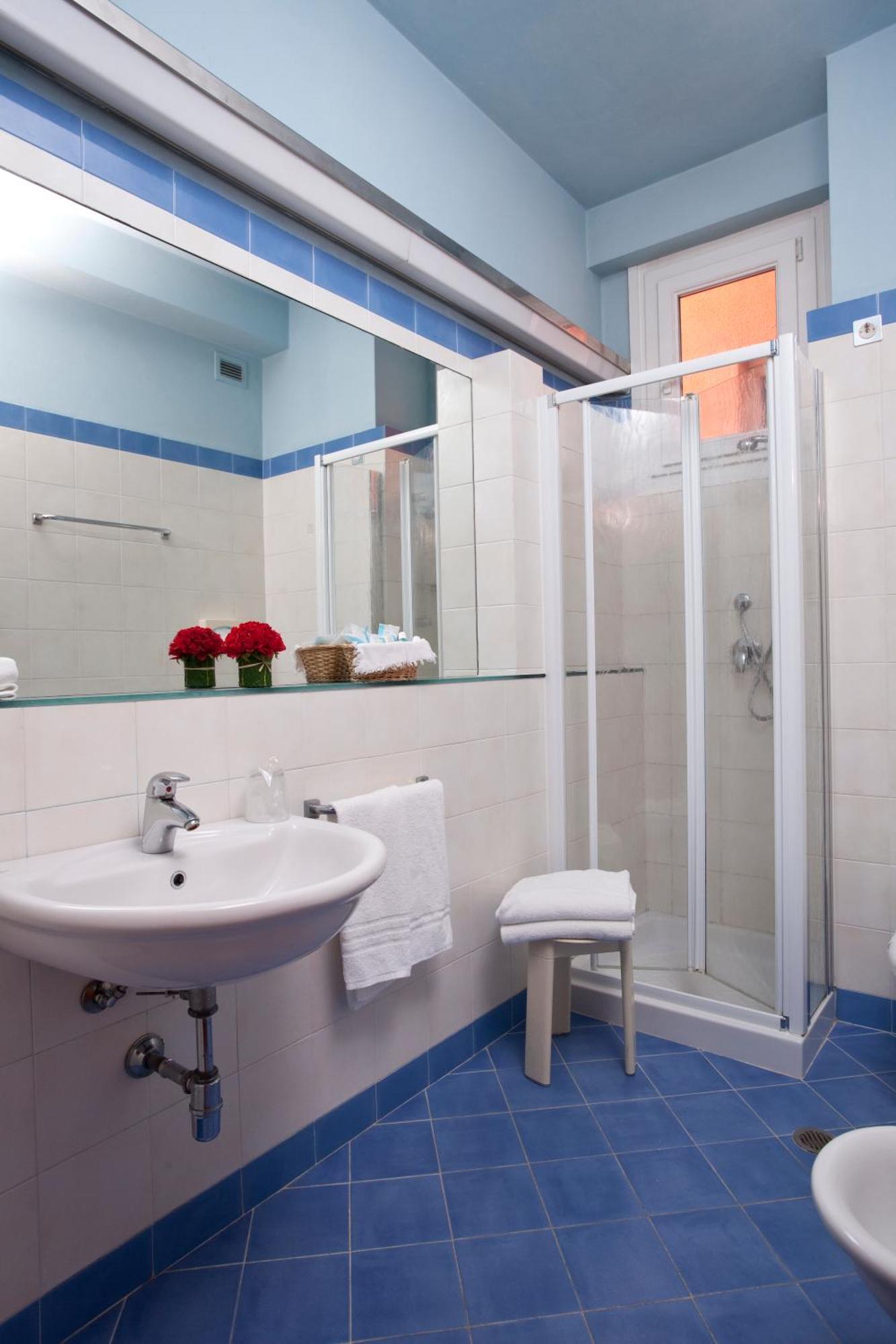 Single Room with Sea View,1226972267:JPEG