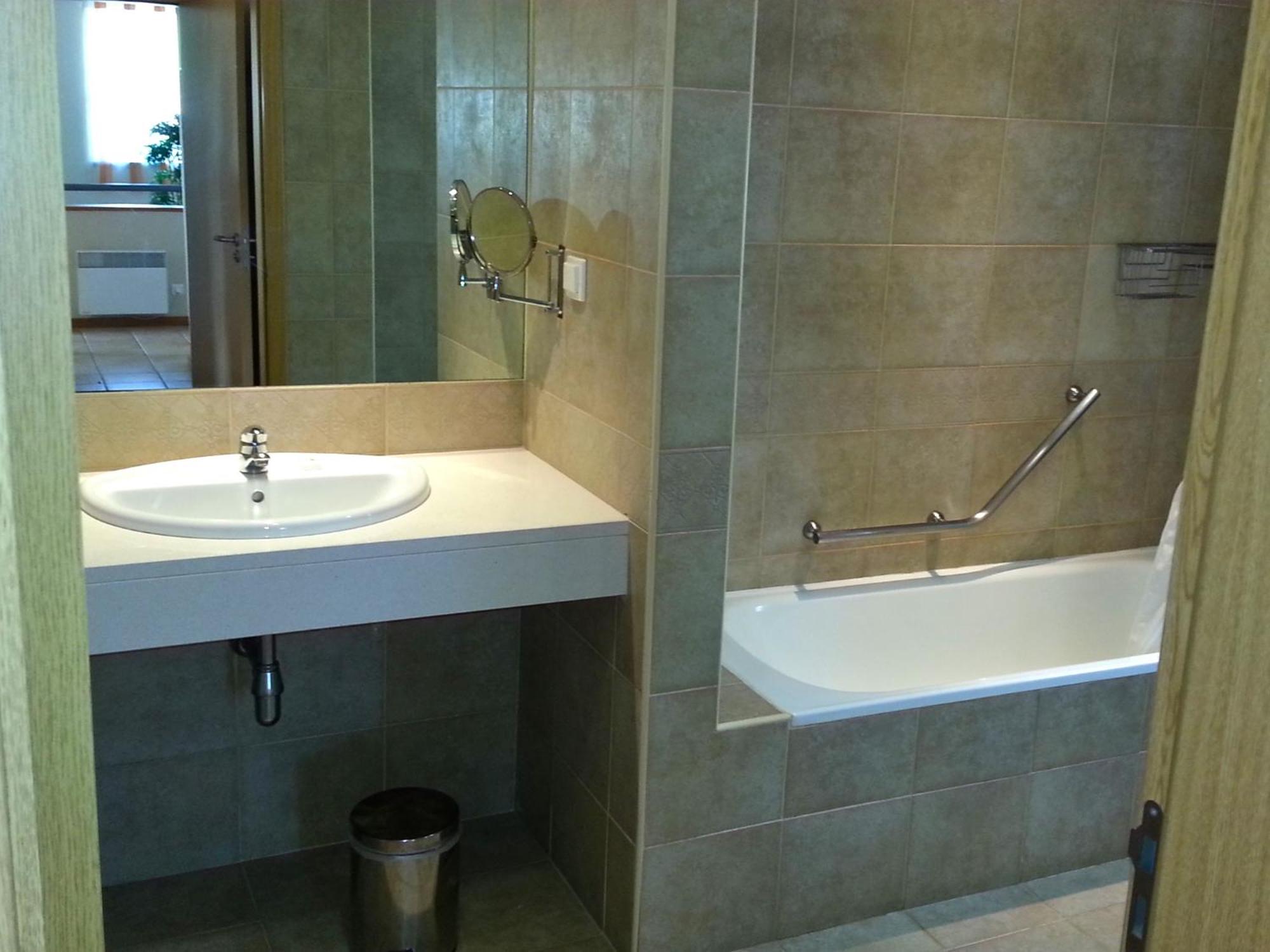 Two-Bedroom Apartment,1274475268:JPEG