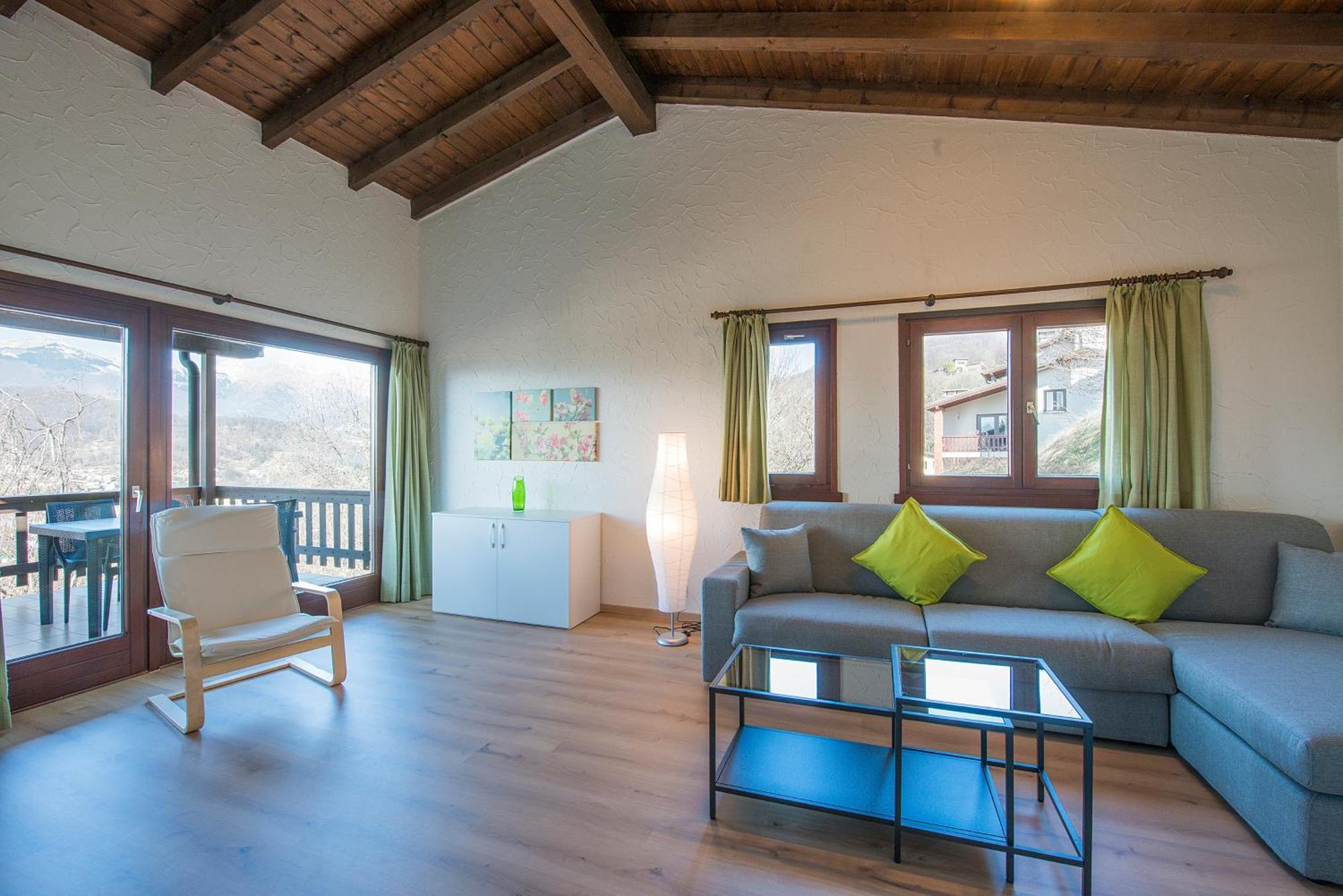 One-Bedroom Apartment Balcony Air-Conditioning