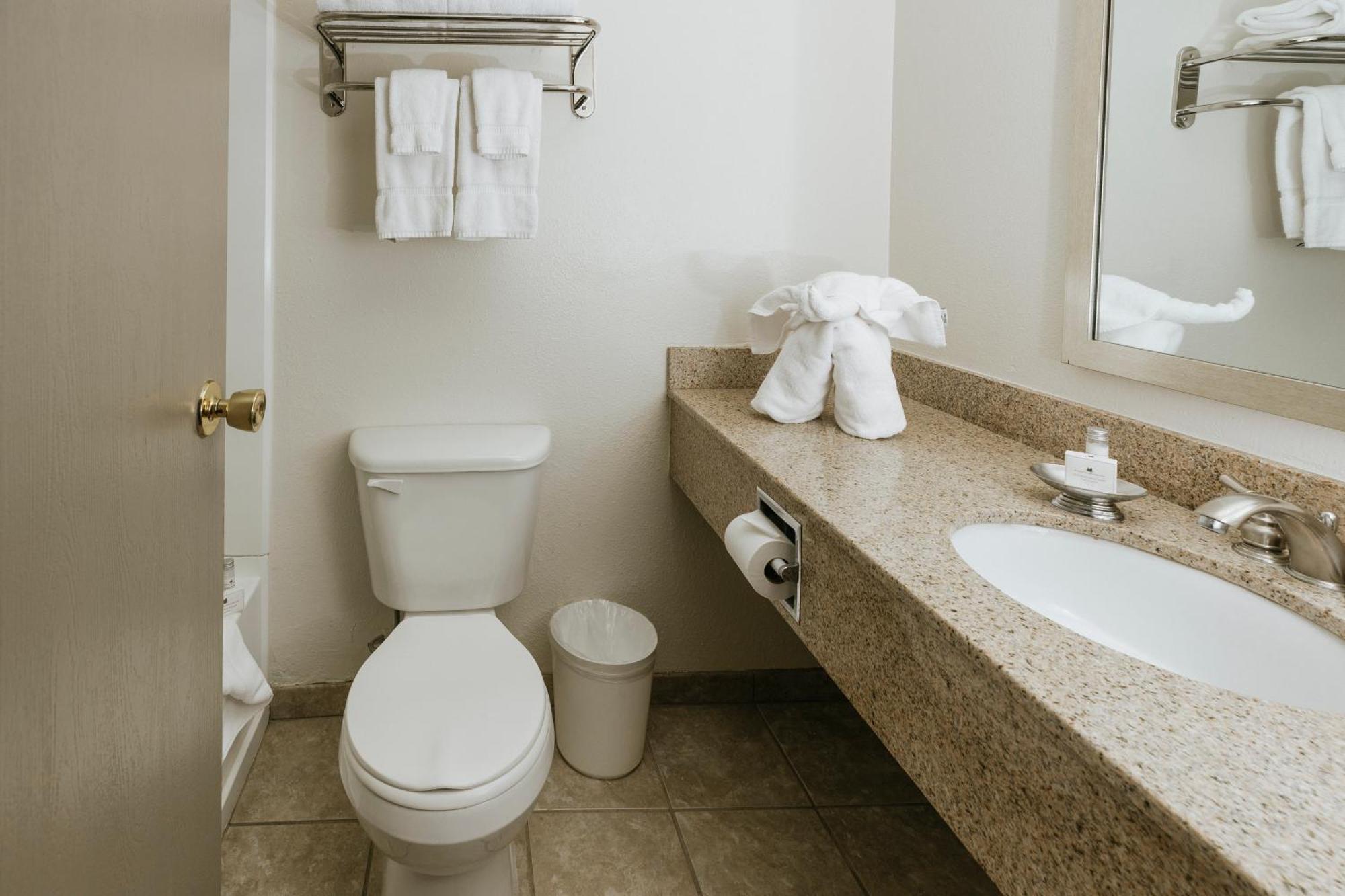 One-Bedroom Condo,1235019296:JPEG