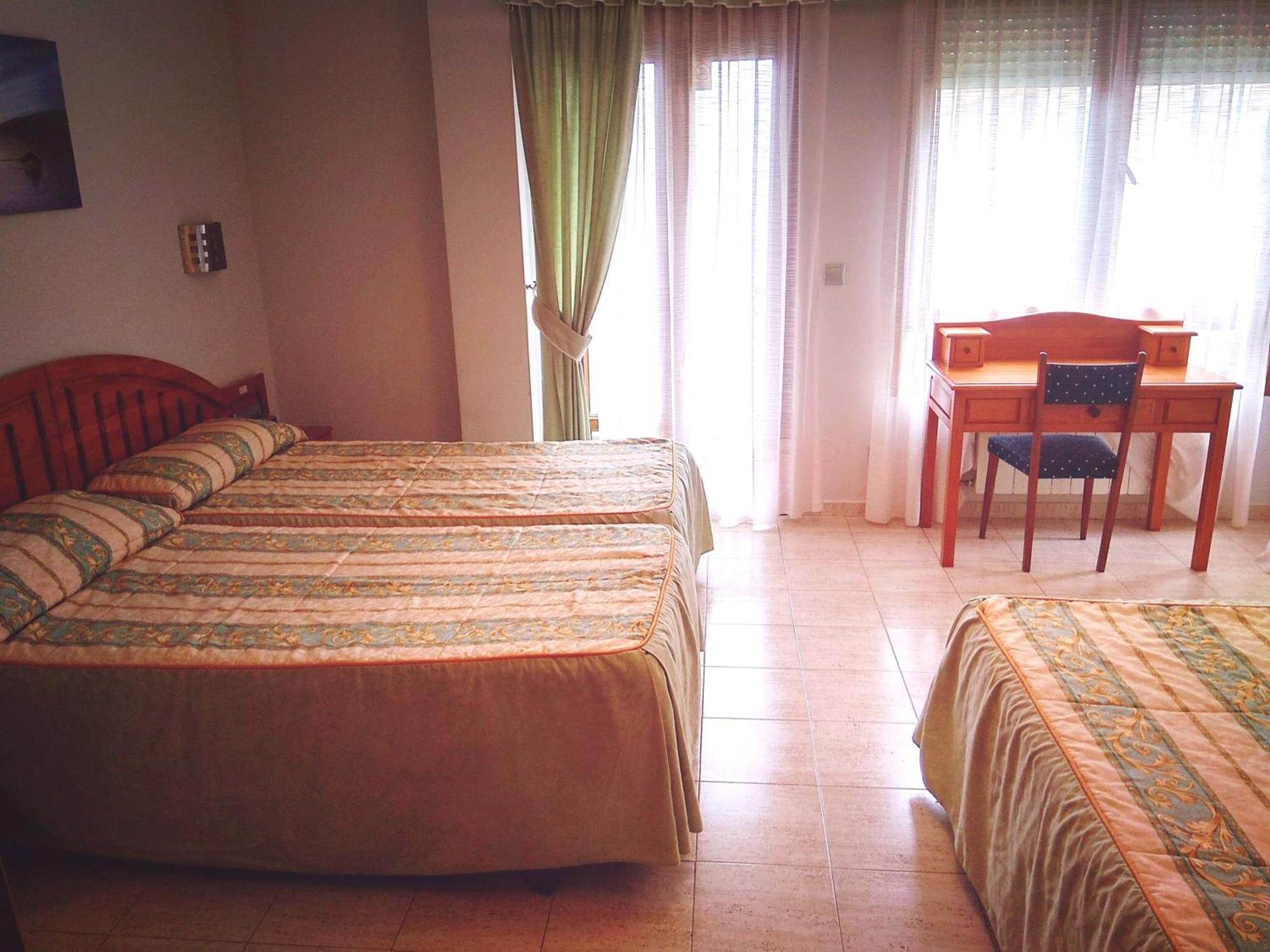 Triple Room,1420981425:JPEG