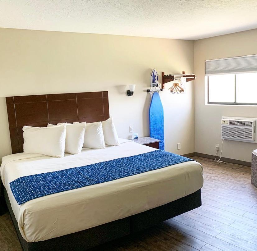 Deluxe King Room Spa Bath Non-Smoking