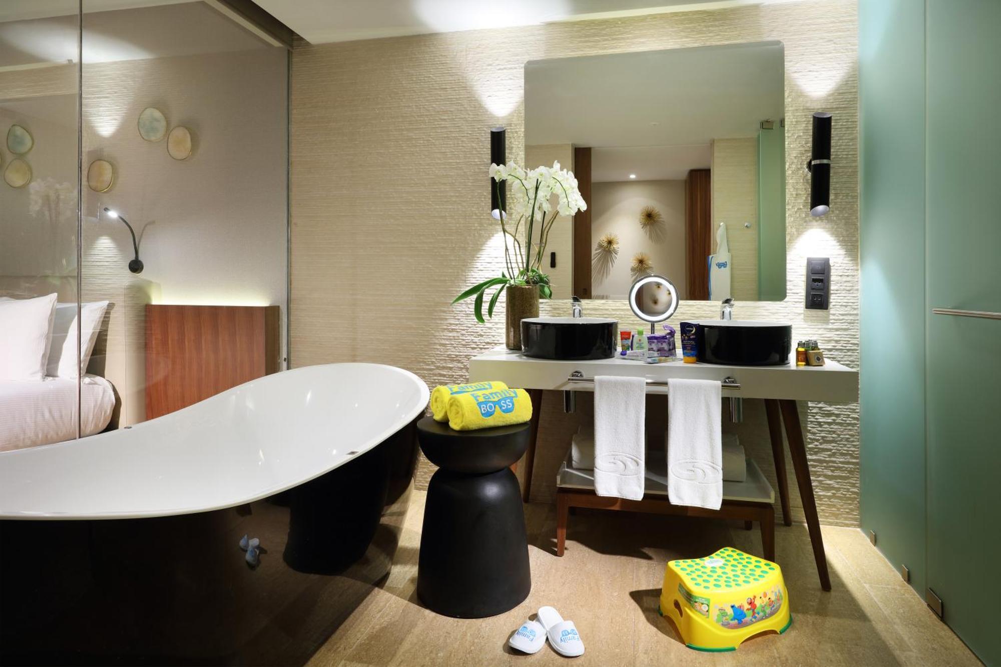 Family Selection Junior Suite Pool Access Beachside