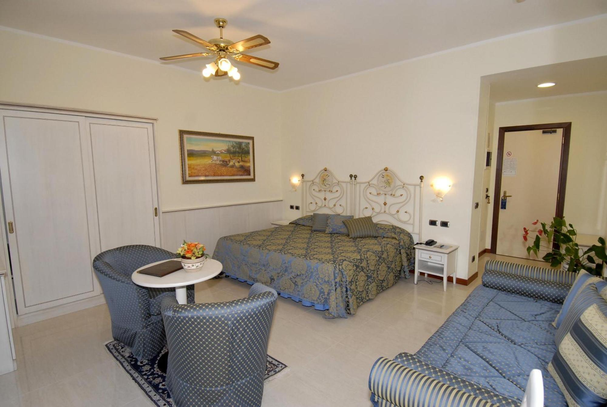 Junior Suite with Balcony and Sea View,1165571793:JPEG