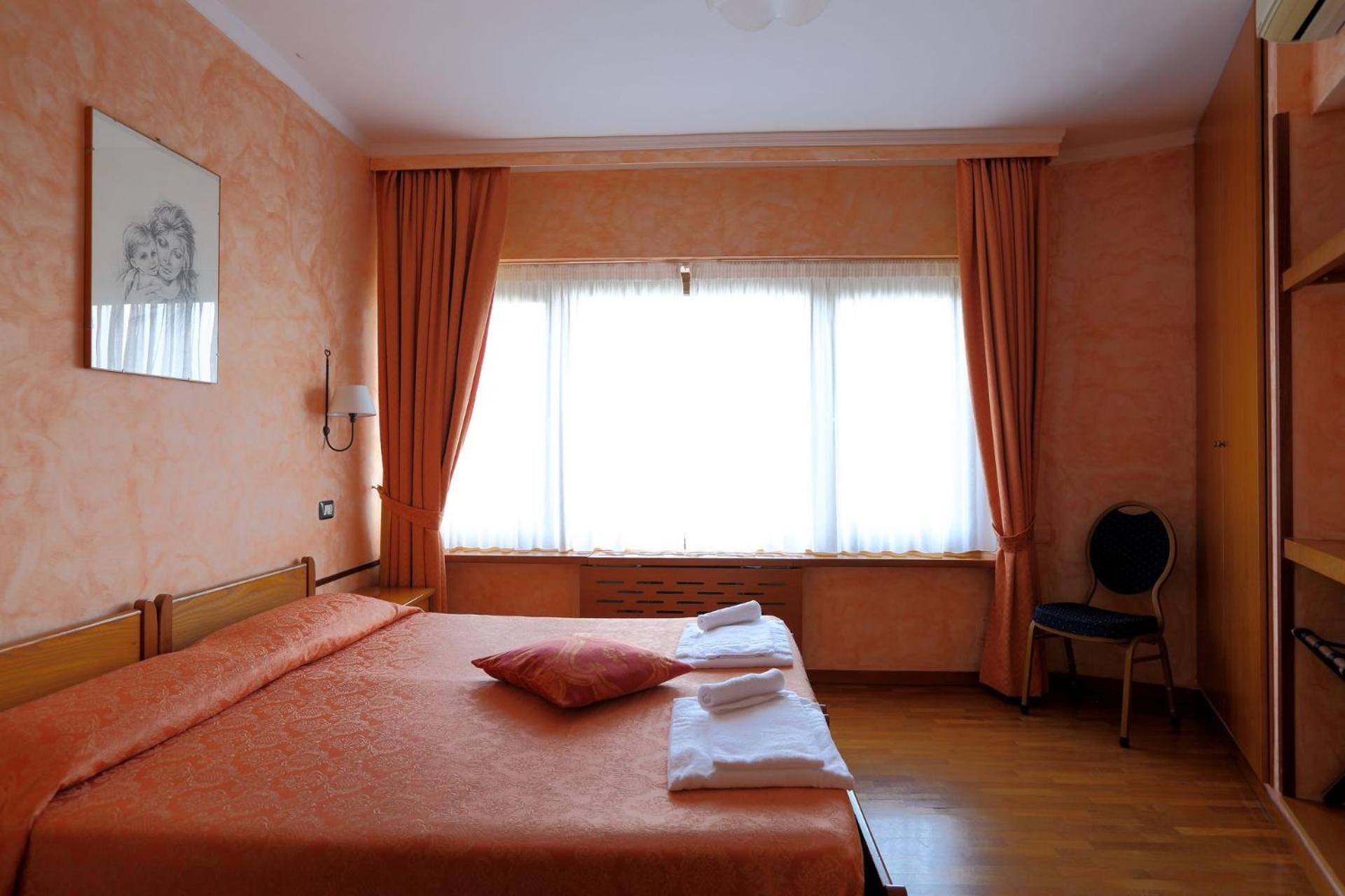Standard Double or Twin Room,1717034839:JPEG