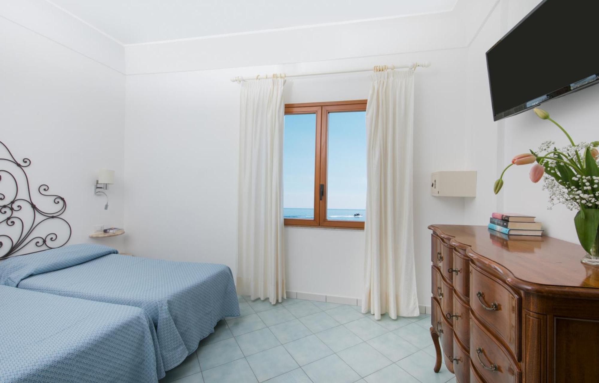 Quadruple Room Sea View