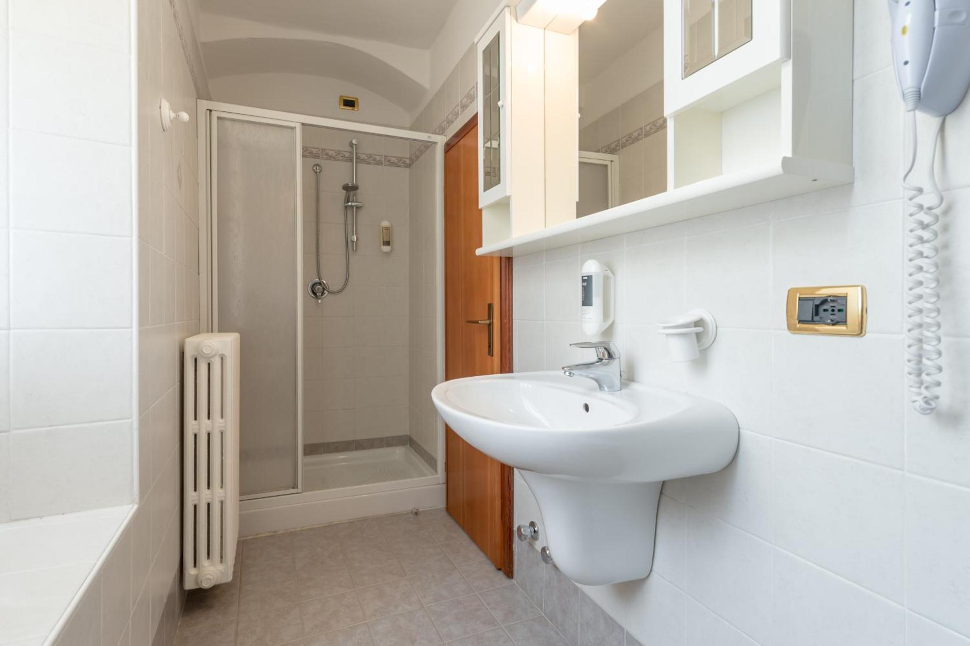 Basic Double Room,1227602516:JPEG
