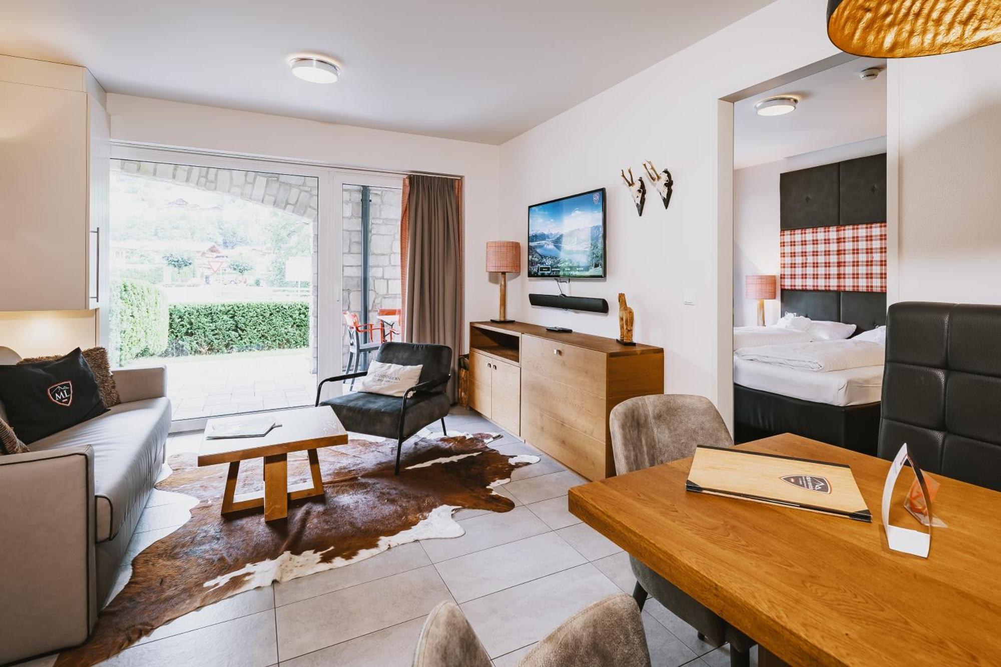 One-Bedroom Suite,1397986409:JPEG