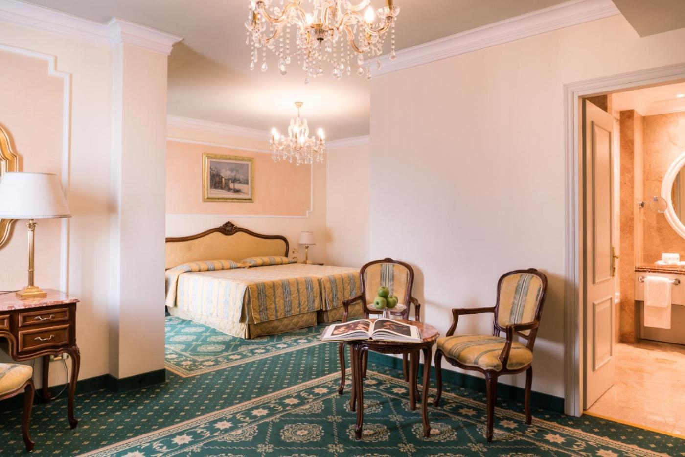 Double or Twin Room,736190491:JPEG