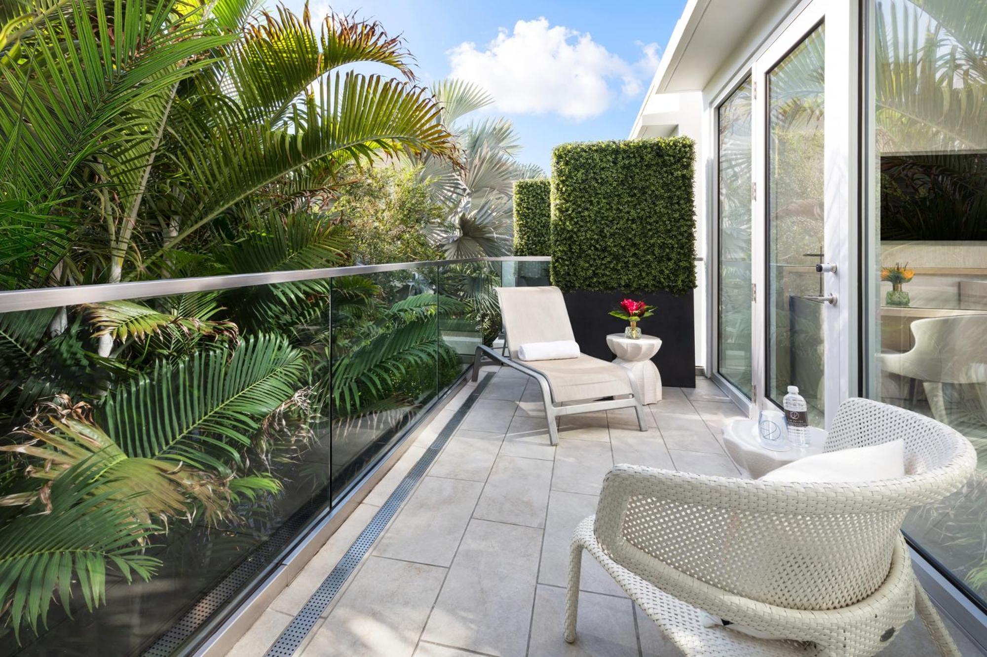 Luxury Second Floor Balcony Suite