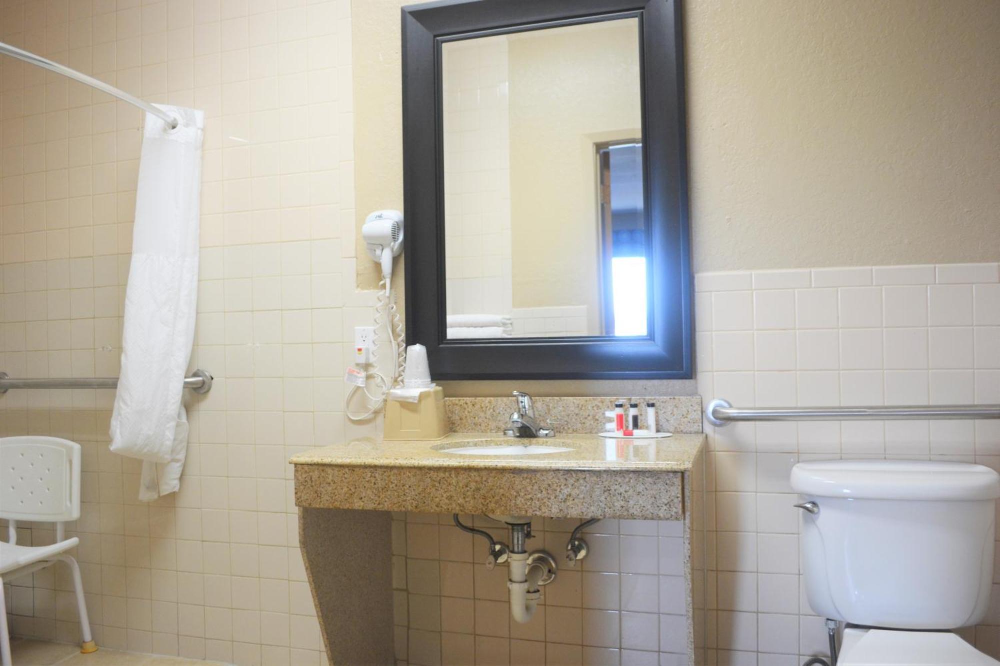 Queen Room Roll Shower Mobility Accessible or Non-Smoking