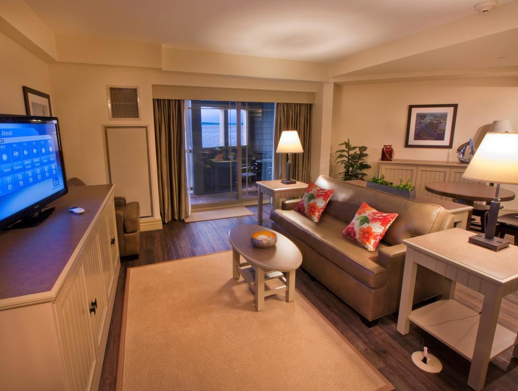 Admiral Suite
