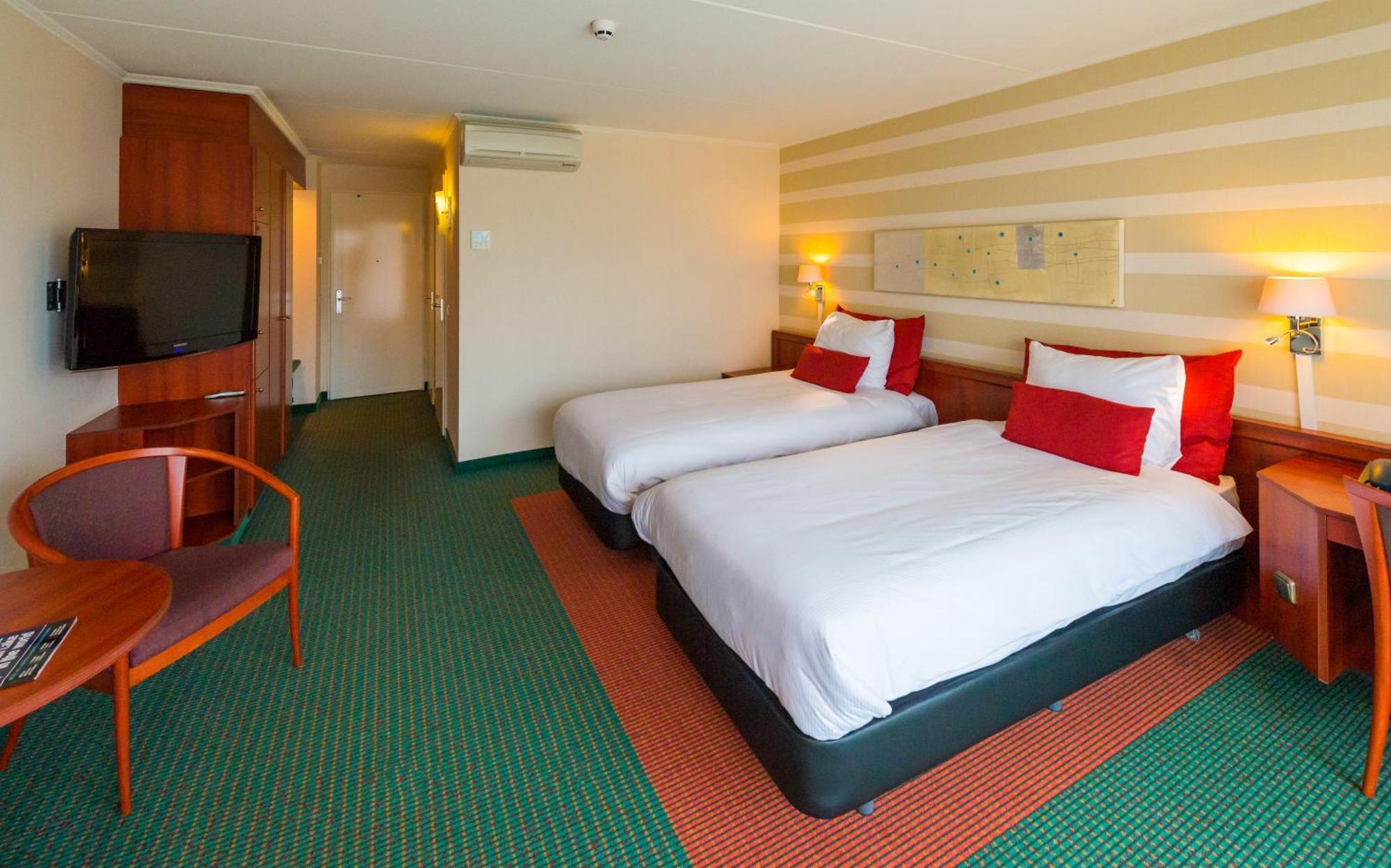 Twin Room,688295052:JPEG
