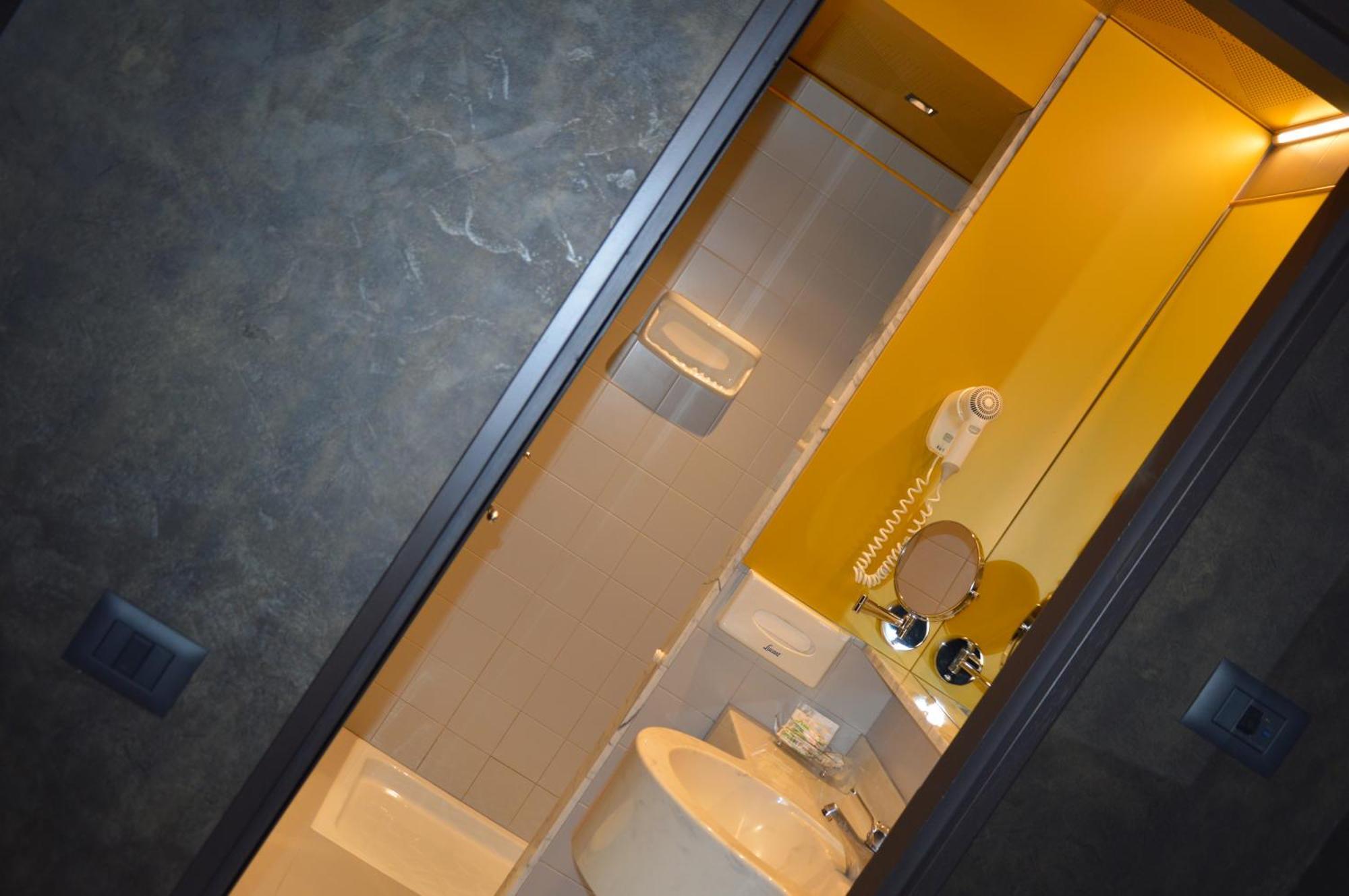 Standard Single Room,1228045388:JPEG