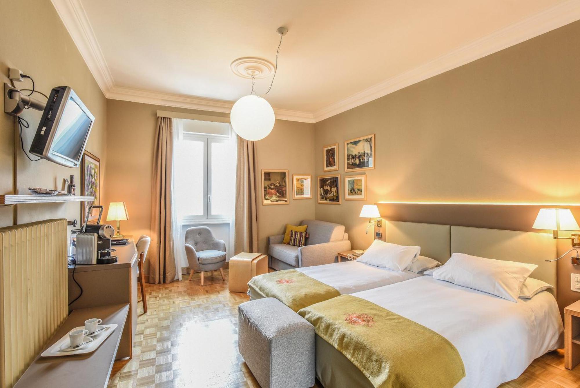 Premium Twin Room Lake View