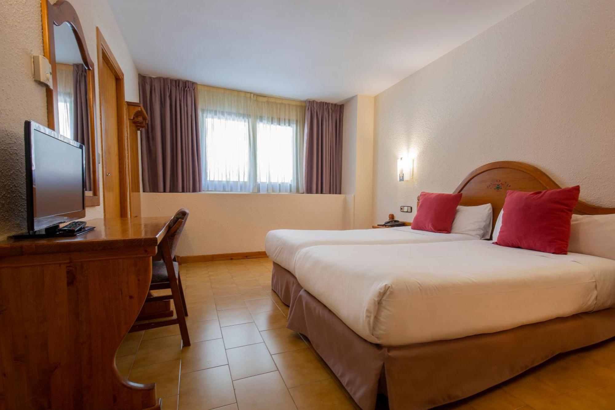 Quadruple Room,1585461417:JPEG