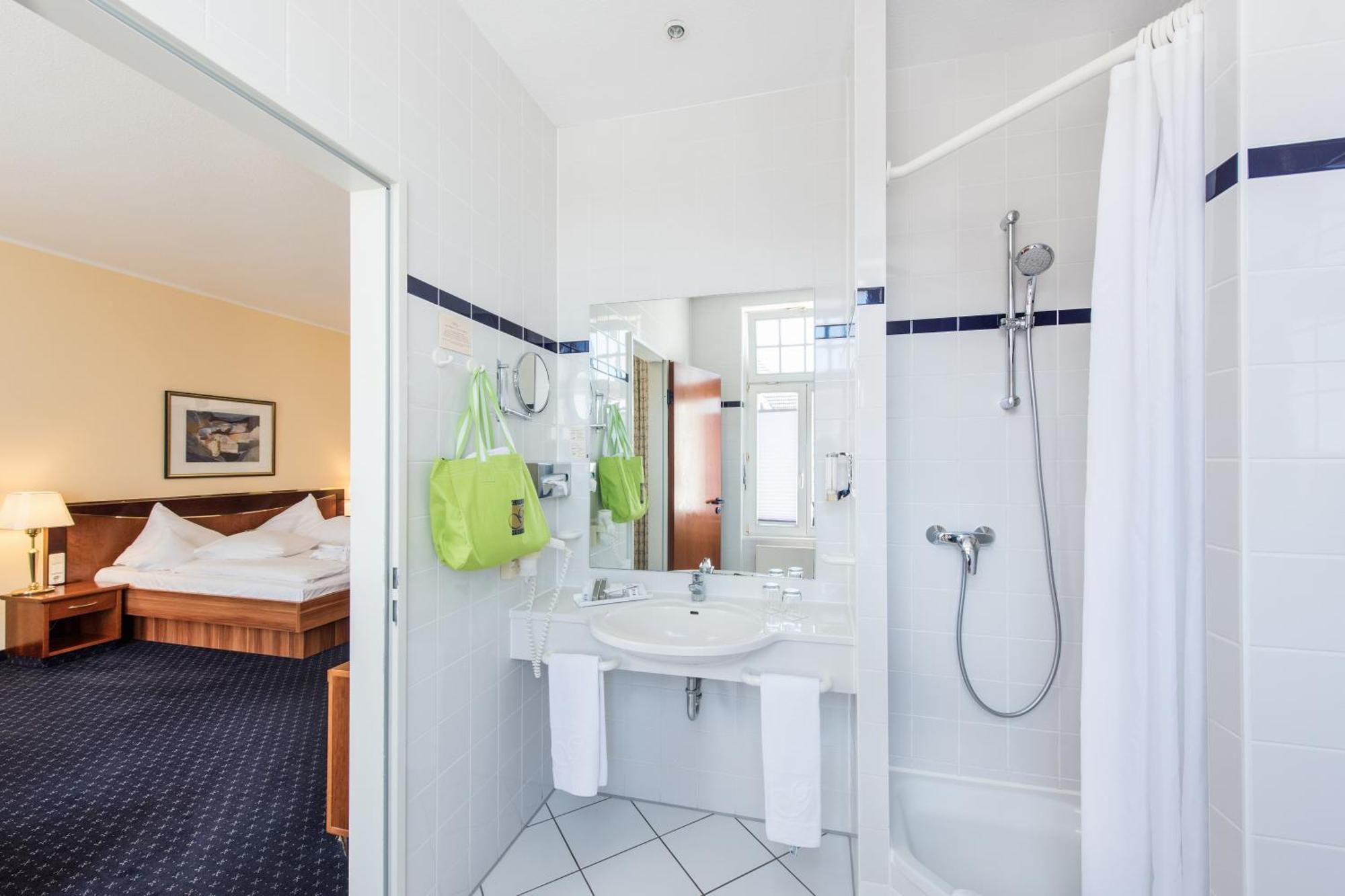 Double Room,1228443848:JPEG