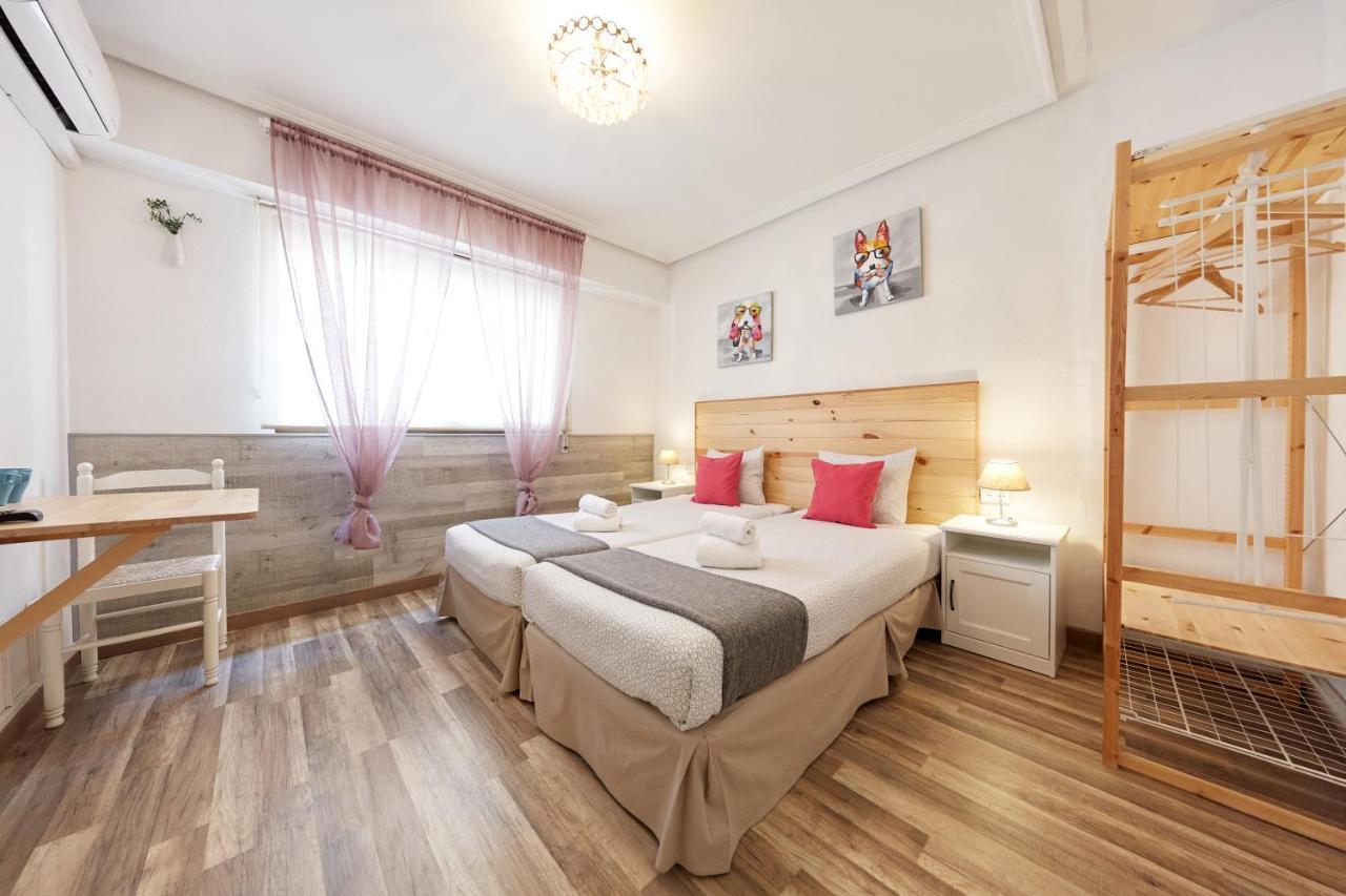 Double or Twin Room Private Bathroom
