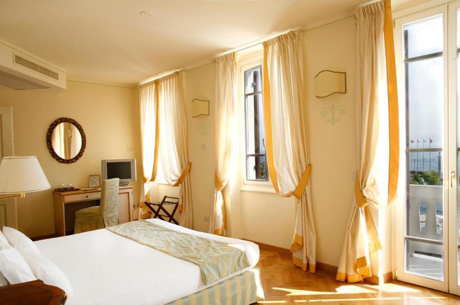 Deluxe Double or Twin Room Lake View Balcony,443827326:JPEG