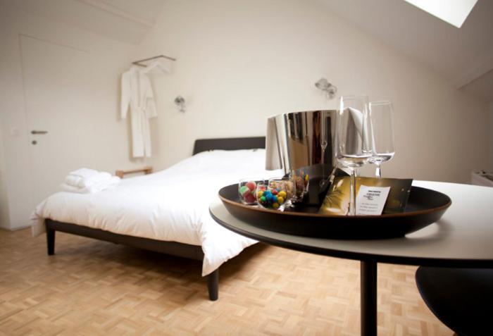 Standard Double Room Shower